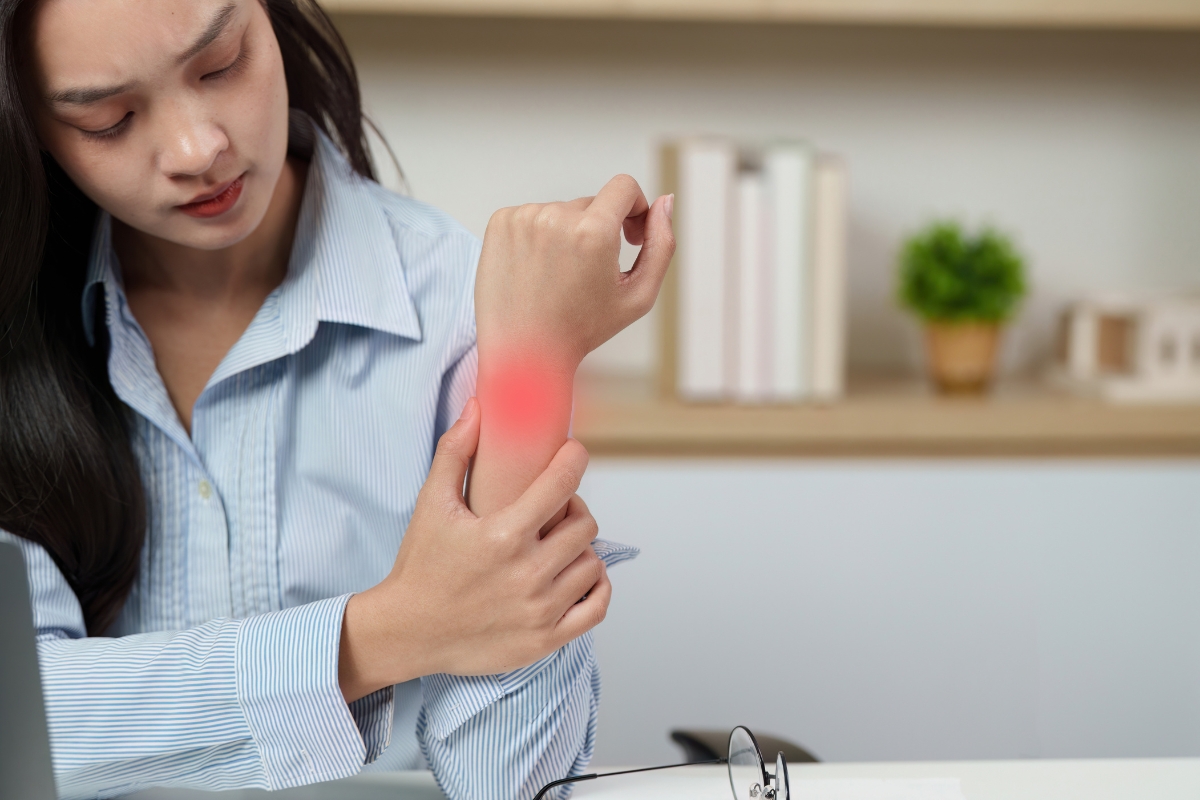 Featured image for “Is Your Workplace Setup Causing Chronic Elbow or Wrist Pain?”
